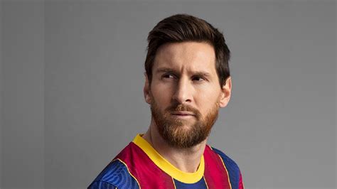 Lionel Messi Fc Barcelona Presentó Su Nueva Camiseta De La Temporada 2020 21 Laliga Fotos