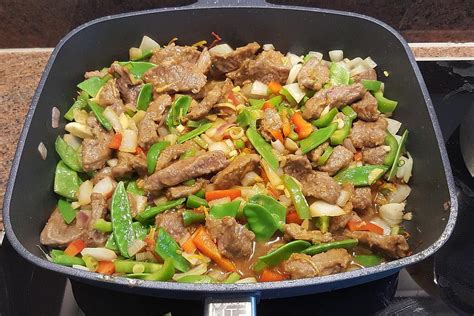 Chinesisches Rindfleisch Mit Zwiebeln Und Paprika Einfache Rezepte