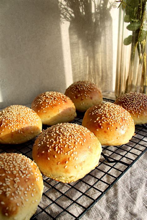 Burgerboller med sesam Mad Lækkerier