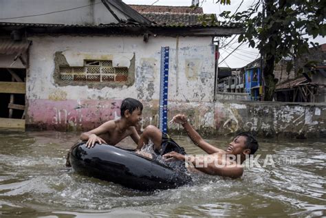 Banjir Di Kecamatan Dayeuhkolot Kabupaten Bandung II Republika Online