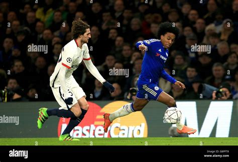 Paris Saint Germain S Adrien Rabiot Left And Chelsea S Willan Battle