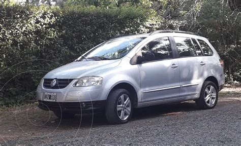 Volkswagen Suran Highline Usado Color Gris Precio