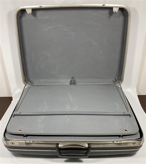 Samsonite SILHOUETTE 3-Suiter HARD Shell Suit Case 26 x 20 x 8 Vtg RARE w/ KEY | eBay