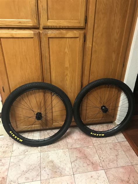 2023 Raceface AR27 Dt Swiss 370 Wheel Set For Sale