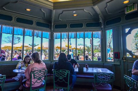 The Plaza Restaurant Lunch Review – Wandering In Disney