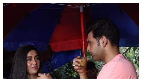 Karan Kundrra Kisses Tejasswi Prakash Goes Down On Knees To Offer