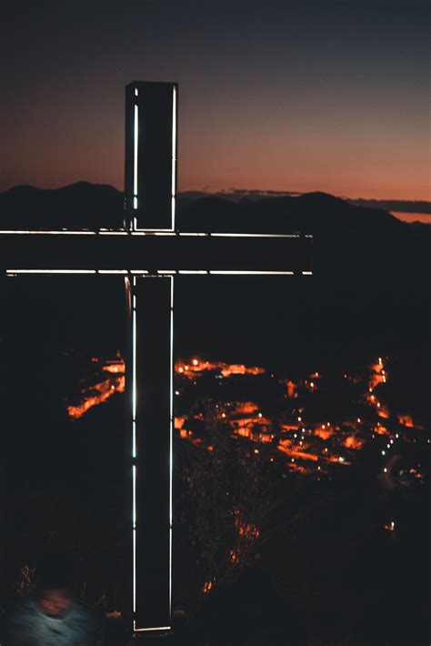 Cross With Light · Free Stock Photo