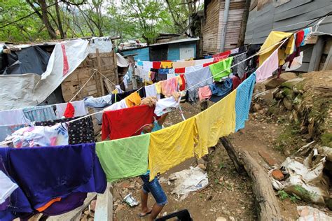 Pobreza Monetaria Está Cediendo Pero Colombia Aún Reporta 16 7