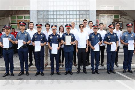 Navotas Hails Drug Buster Cops Viral Traffic Enforcer Journalnews