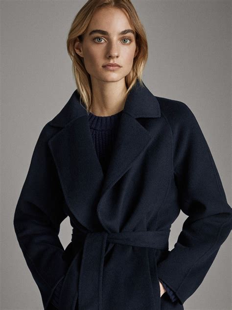 Marineblauer Handgefertigter Wollmantel In Blue Wool Wool Coat