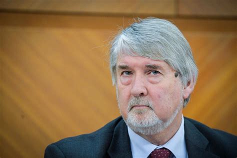 Reddito Minimo Per Gli Over Poletti Prima A Chi Ha Perso Il Lavoro