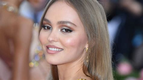 Lily Rose Depp Age Nationality Height Weight And Net Worth