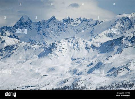 ski area french alps Stock Photo - Alamy