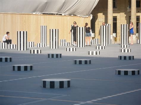 Daniel Buren Les Colonnes De Buren Les Deux Plateaux Flickr