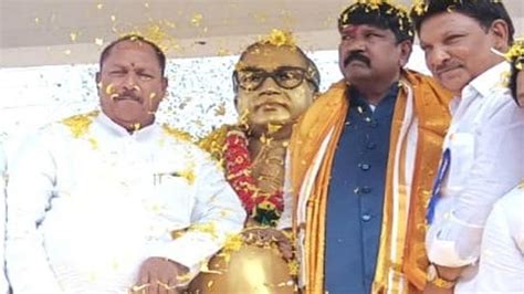 Andhra Pradesh Legislative Council Chairman unveils 1,000 kg bronze ...