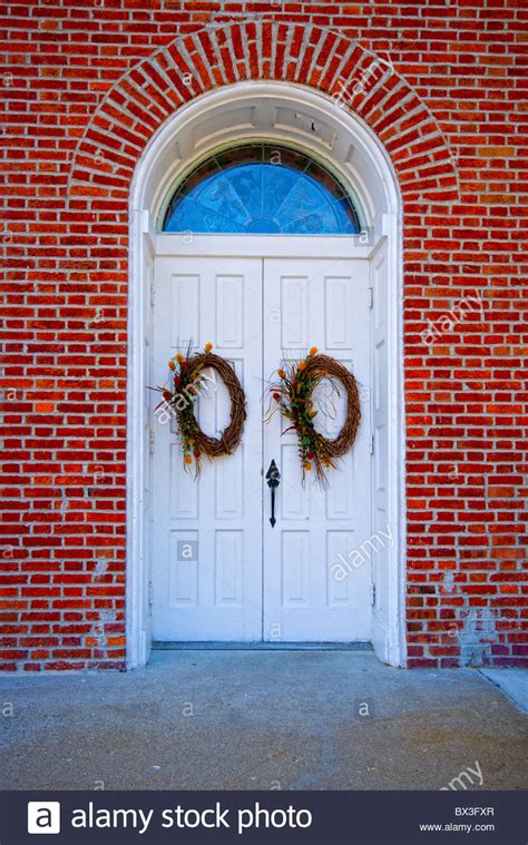 Doorway arch brick entrance hi-res stock photography and images - Alamy