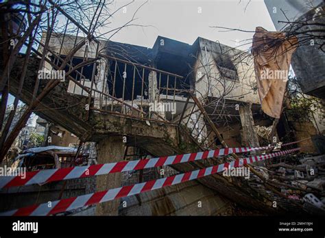 Une Vue D Un Appartement D Truit Apr S Que L Arm E Isra Lienne Ait Tu