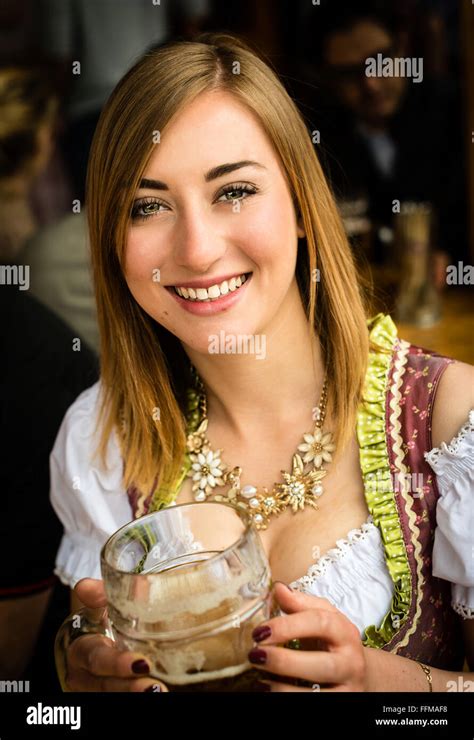 Dirndl Beer Girl Hi Res Stock Photography And Images Alamy