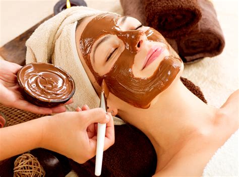 Experience Unexpected Benefits With Salon Facial Waxing