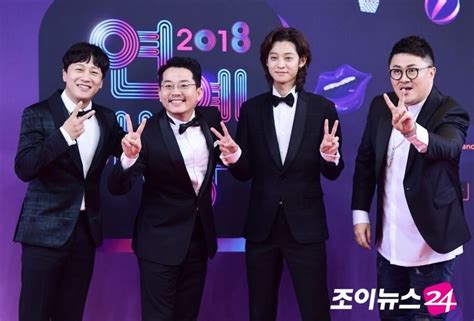 2 Days 1 Night Members At The Kbs Entertainment Awards Jung Joon