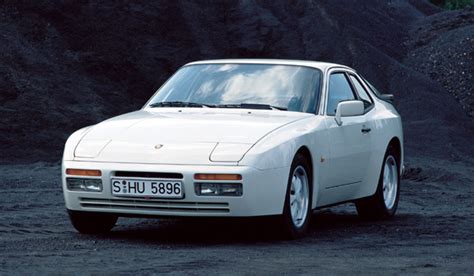 1985 PORSCHE 944 Turbo (951) - Sport car technical specifications and performance