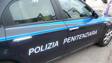 Detenuto Tenta Di Impiccarsi A Salerno Salvato Dalla Polizia Penitenziaria