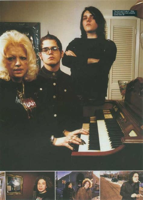 Gerard And Mikey With Their Mom Gerard Way Photo 28603519 Fanpop