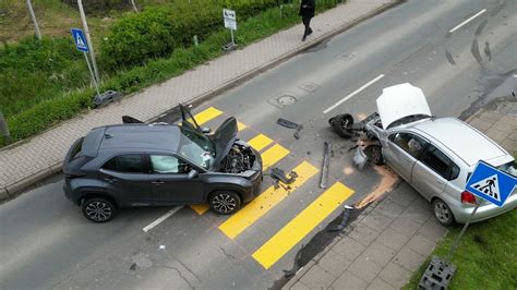 Polizei Hamburg Trümmerfeld nach Frontal Unfall Toyota und Chevrolet