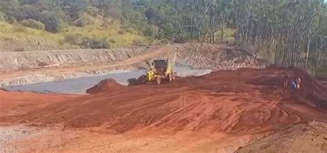 Mgc H Quase Meses Interditado Trecho Entre Patos De Minas E