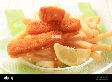 Dedos De Pescado Con Patatas Fritas Fotograf As E Im Genes De Alta