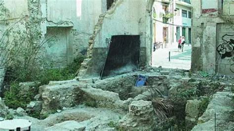 Botellón en ruinas antiguas