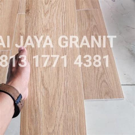 Jual Granit Motif Kayu Dquercia Pine X By Roman Kw Economy Shopee