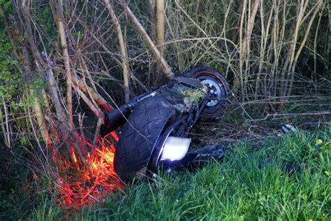 Leichtsinnige Motorrad Fahrt endet in Göppingen tödlich Biker ohne