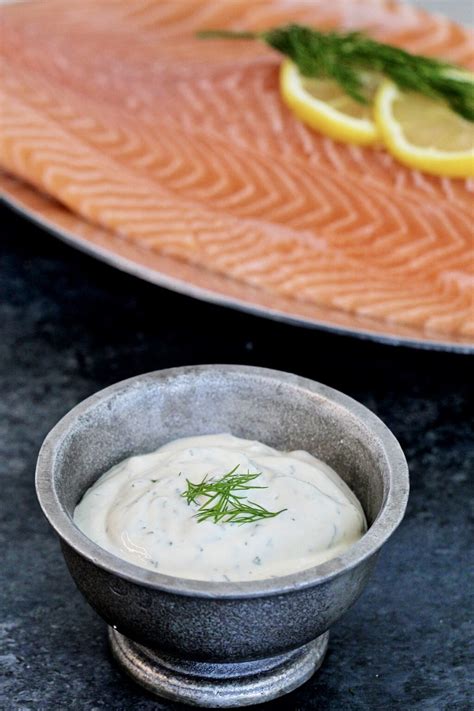 Grilled Salmon Burgers With Dill Yogurt Sauce The Foodie Physician