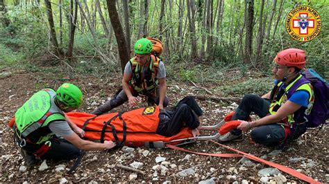 Escursionista Inglese Si Frattura Una Caviglia All Eremo Di Sant Alberto