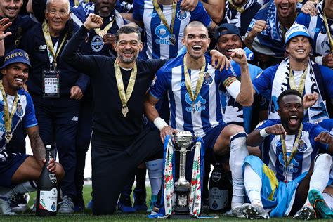 Vis O Ta A De Portugal Presidente Da Liga Felicita Fc Porto