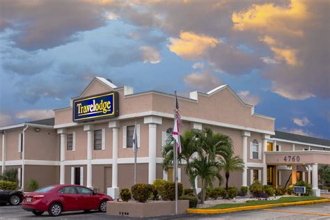 Travelodge by Wyndham Fort Myers | Fort Myers, FL Hotels