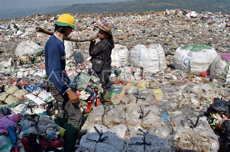 PENGELOLAAN SAMPAH TPA JATIBARANG SEMARANG ANTARA Foto