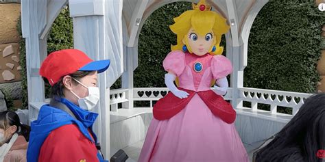 Super Nintendo World Brings Mario Characters to Life! - Inside the Magic