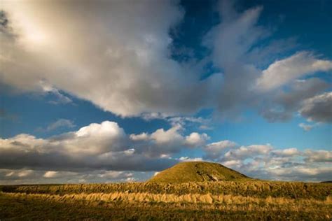 Mysteries of Maeshowe on Winter Solstice illuminated in celebration of ...