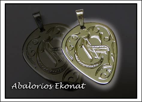 P As De Plata Y Guitarras Personalizadas Diciembre