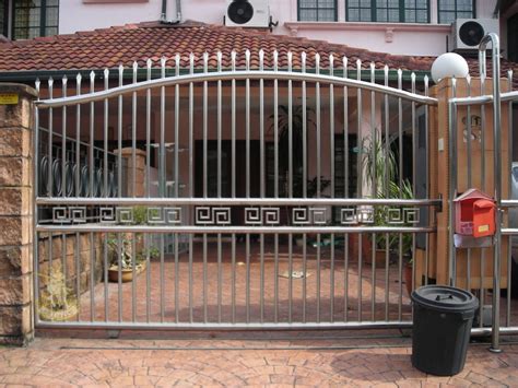 Hinged Rectangular Stainless Steel Sliding Gate For Commercial Rs 200