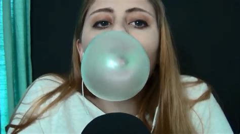 Asmr Chewing Dubble Bubble Blowing Bubbles Youtube