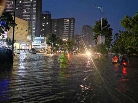 暴雨袭城！南昌多部门紧急行动！澎湃号·政务澎湃新闻 The Paper