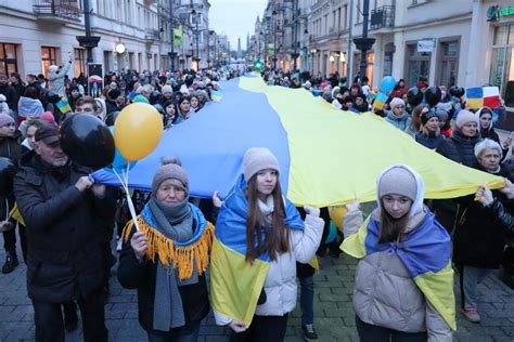 Marsz Pokoju W Odzi Kilkaset Os B Przesz O Ulic Piotrkowsk W