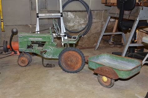 Dewey's Projects: John Deere Pedal Tractor Restoration