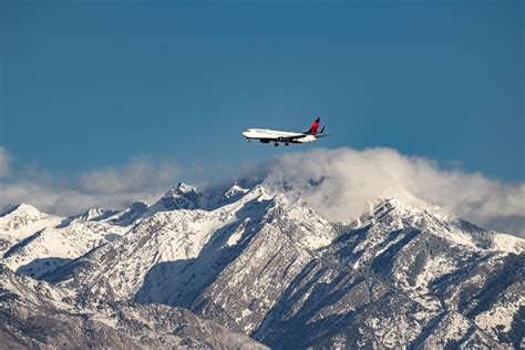 Travel Tips from a Flight Attendant - Ski Utah