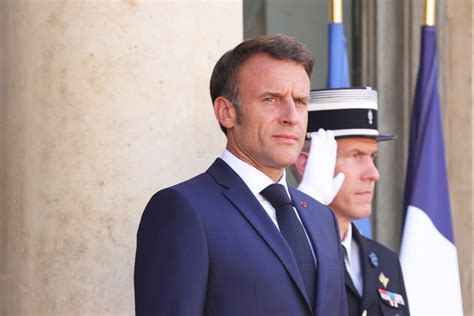 Remaniement Emmanuel Macron Va Prendre La Parole Avant Le Conseil Des