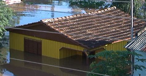 G1 Cheia De Rio Deixa Casas E Bares Debaixo Dágua Em São Borja Rs