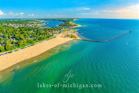 Ludington Beach And Piers Aerial Photo From North — Aerial Landscape